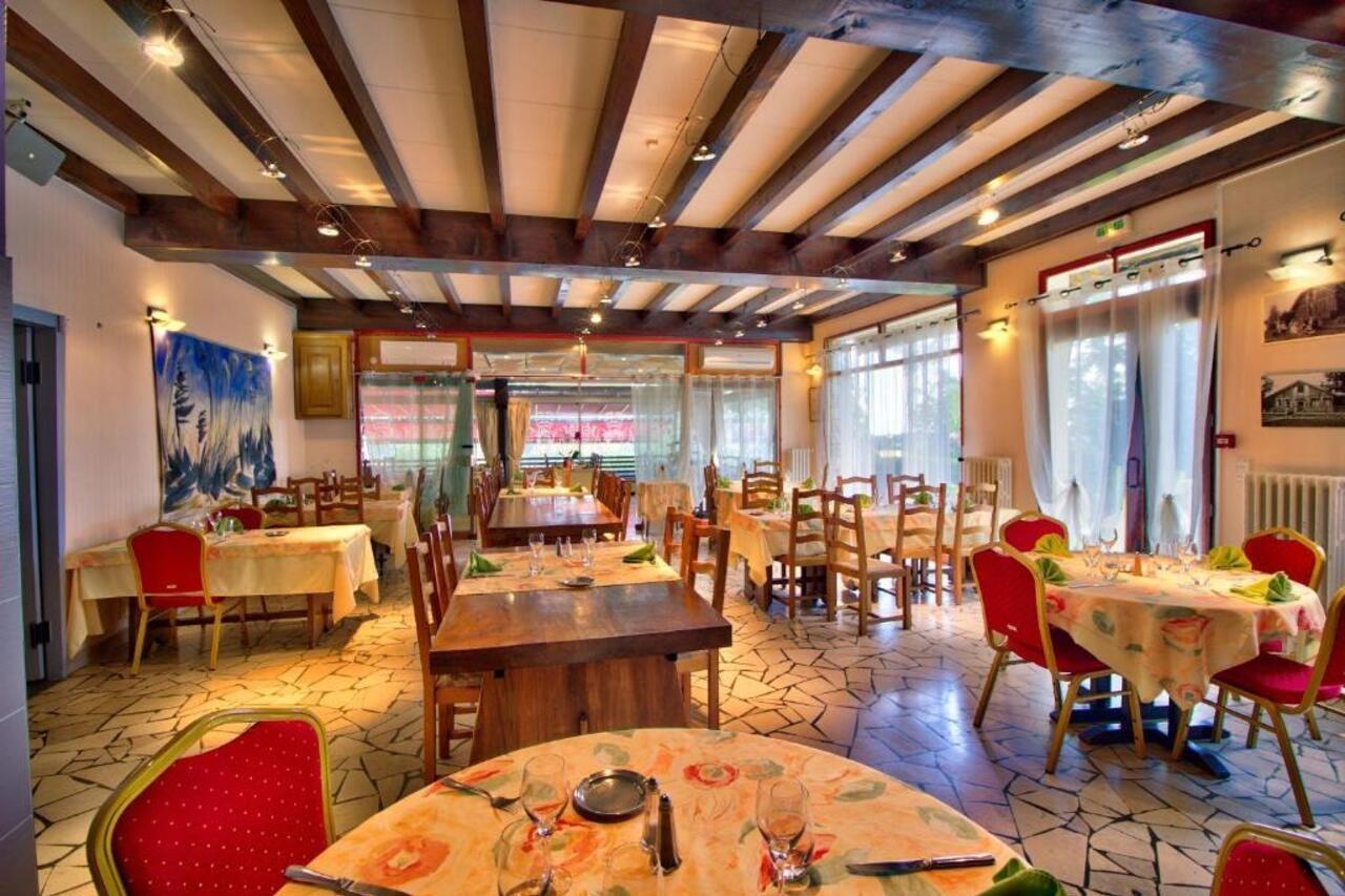 Sampans Logis Hotel Restaurant Le Chalet Du Mont Roland מראה חיצוני תמונה
